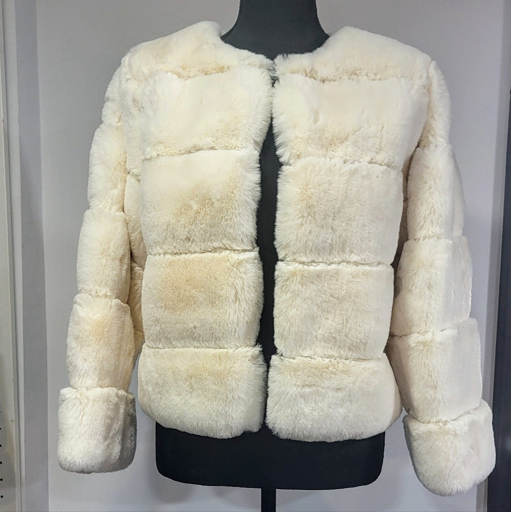 Faux Fur Fashion Nova Cropped Winter Coat White Size M